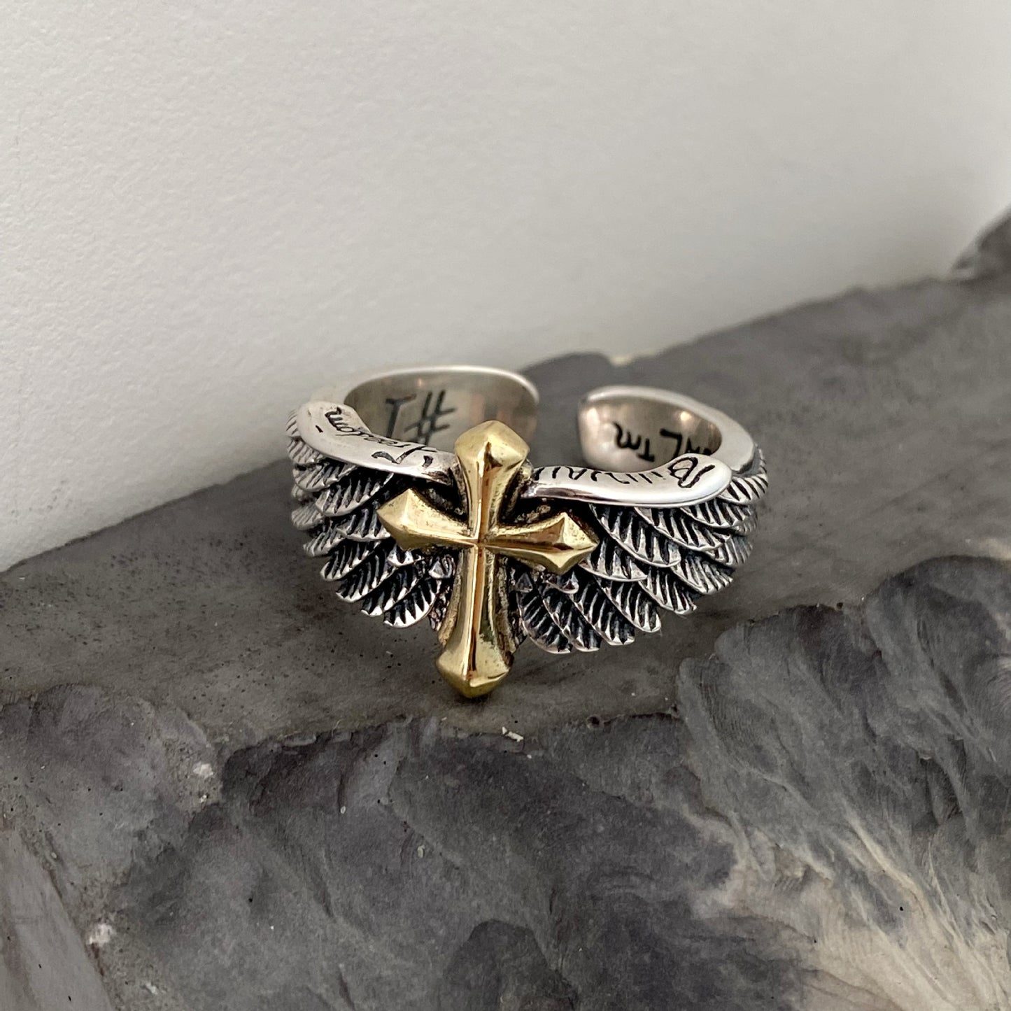 Ring - Vintage Wing Cross Graffiti Size Adjustable